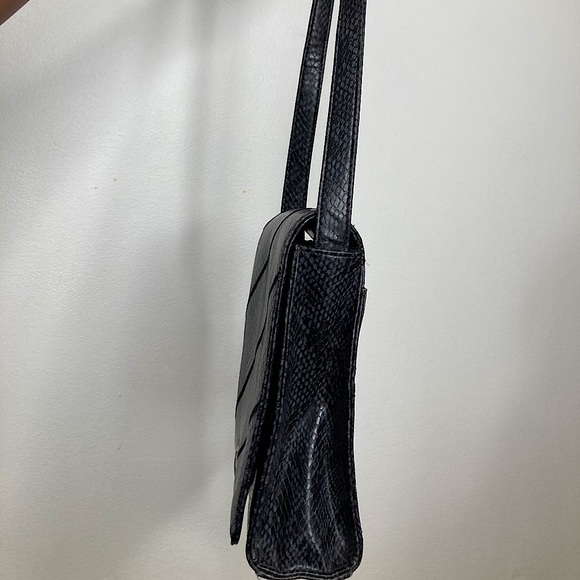 Guess Shoulder Bag - Picture 5 of 5